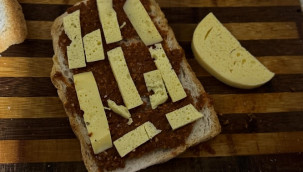 Özel yöntemle hazırlanan tost, kargoyla yurt dışına gönderiliyor