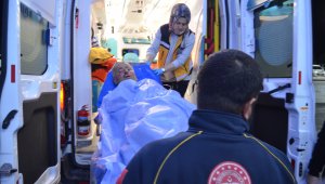 Parkta tartıştığı 5 kişinin saldırısı ile 11 yerinden bıçaklandı