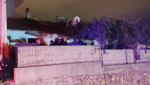 Tek katlı evin tavanı çöktü; 6 yaralı