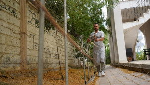 Bu kumaşı hazırlamak için 12 bin adım atıyorlar