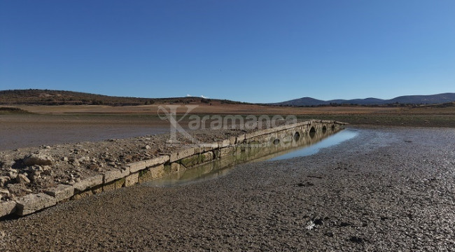 Çumra'da sular çekilince 11 gözlü köprü ortaya çıktı