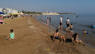 Kızkalesi'nde kasım ayında deniz keyfi