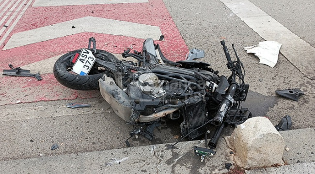 Karaman'da minibüsle çarpışan motosikletin sürücüsü ağır yaralı