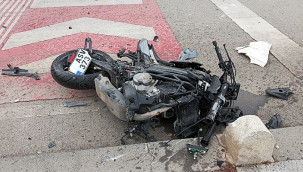 Karaman'da minibüsle çarpışan motosikletin sürücüsü ağır yaralı