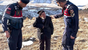 'Ayaklarım çamur' diye ekip aracına binmek istemedi