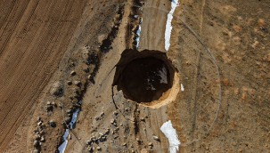 Kent merkezine 30 kilometre mesafede obruk oluştu