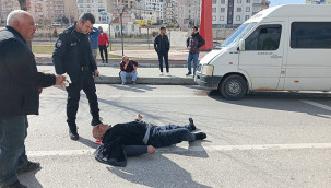 Karaman'da minibüsün çarptığı yaya ağır yaralı