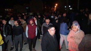 Karaman'daki yangında 3 kişi dumandan etkilendi