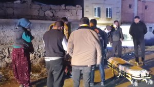 Minibüs, bahçe duvara çarptı: 2'si ağır, 14 yaralı