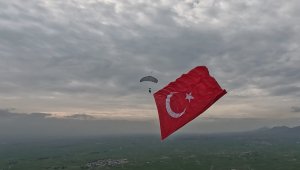 Serbest paraşüt atlayışında Türkiye rekoru