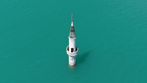 Eski mahalleden geriye sadece minarenin bir bölümü kaldı