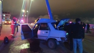 Karaman'da hurdaya dönen otomobilde 1 yaralı