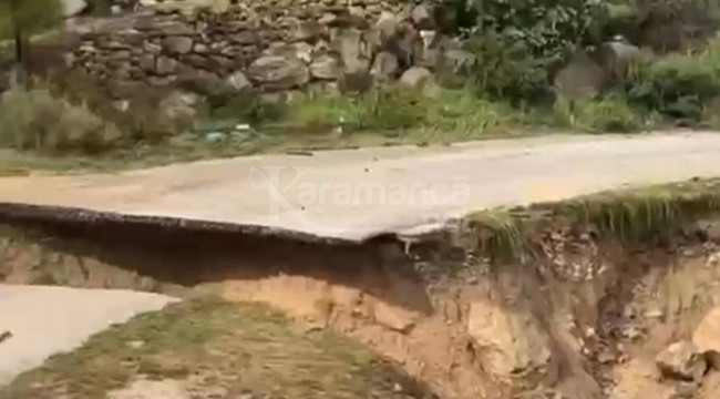 Silifke'de sağanak nedeniyle yol çöktü