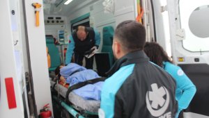 Balkondan düşen 2 yaşındaki çocuk yaralandı