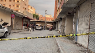 Sokak ortasında bıçaklı kavga: 1 ölü