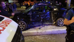 Otobüs ile otomobil çarpıştı: 1 ölü, 1 yaralı