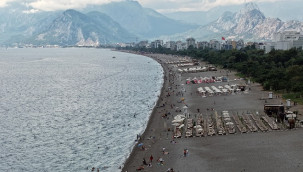 Antalya'da deniz suyu havadan sıcak