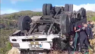 Manavgat yolunda tır devrildi: 1 ölü