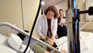Şifa dağıtan doktor, madalya için ter döküyor