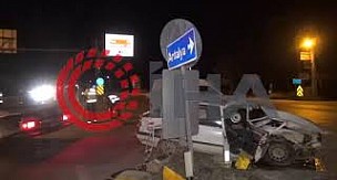 2 kişinin öldüğü kamyon-otomobil çarpışması kamerada